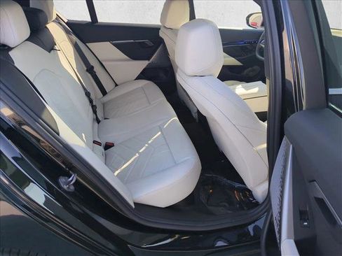 Used 2024 BMW i5 eDrive40i w/ Convenience Package RWD image 21