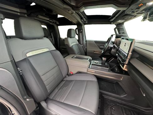 Certified 2025 GMC Hummer EV 3X w/ LPO, Sport Package AWD/4WD image 15
