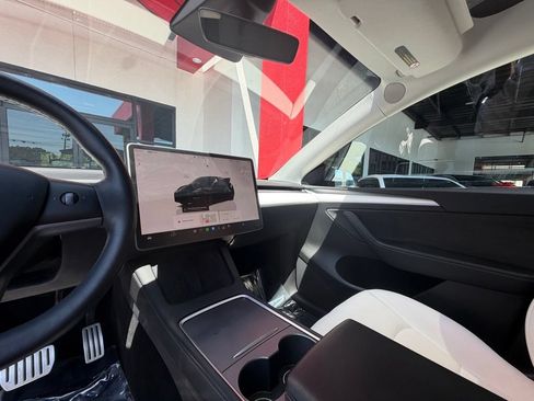 Used 2023 Tesla Model Y Performance AWD/4WD image 30