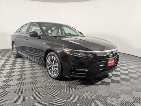 Used 2018 Honda Accord Touring image 1
