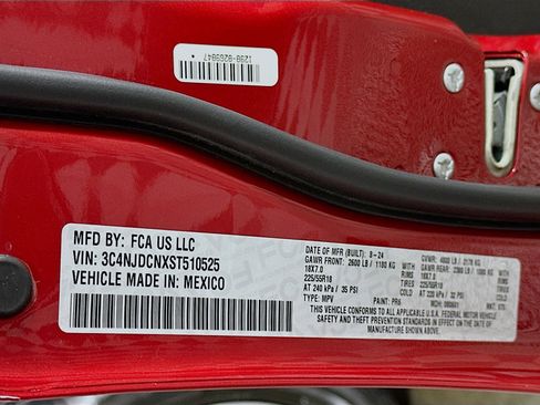 Used 2025 Jeep Compass Limited image 12