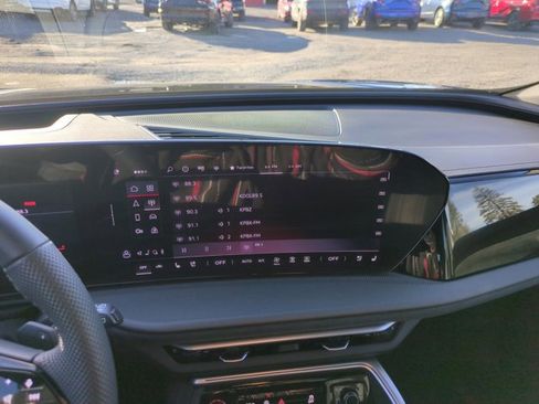 Used 2025 Audi SQ5 Premium Plus image 19