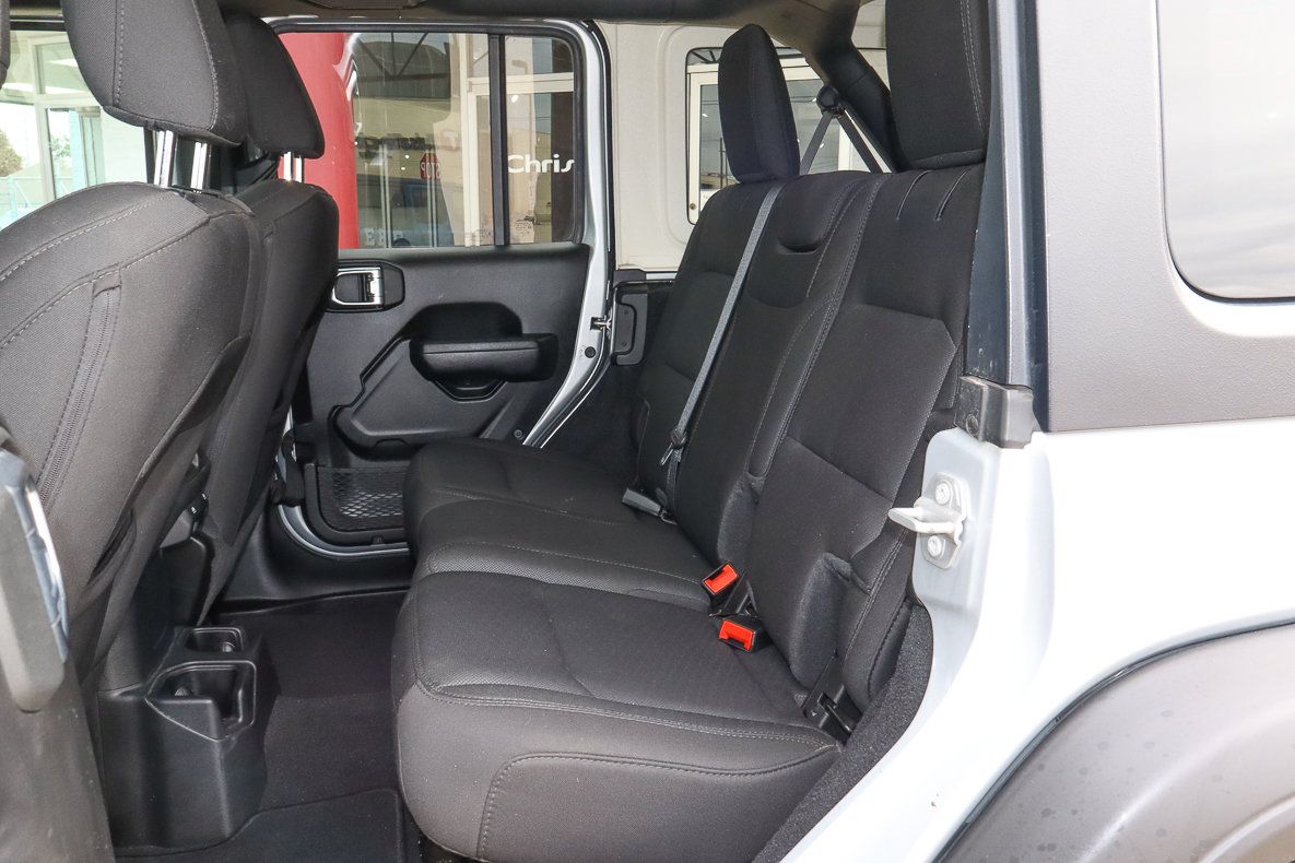 Used 2022 Jeep Wrangler Unlimited Sport AWD/4WD image 8