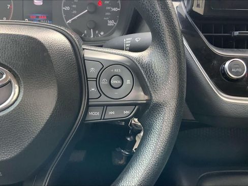 Used 2025 Toyota Corolla LE FWD image 22