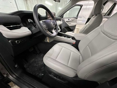 New 2026 Ford Explorer Active w/ Active Comfort Package image 16