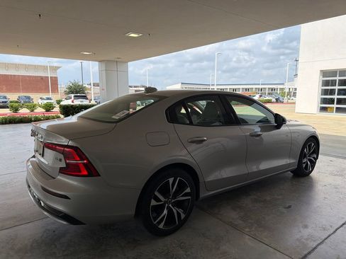 Used 2023 Volvo S60 B5 Core AWD/4WD image 7