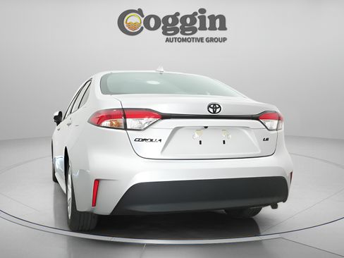 Used 2026 Toyota Corolla LE w/ LE Premium Package FWD image 12