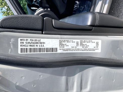 Used 2021 Jeep Grand Cherokee Laredo X AWD/4WD image 30