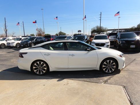 Used 2023 Nissan Maxima Platinum w/ Sport Mat Group image 10