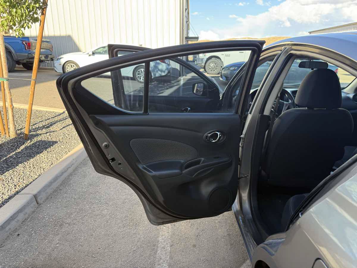 Used 2016 Nissan Versa SV FWD image 37
