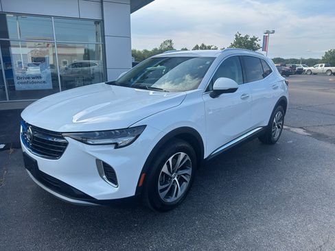 Used 2023 Buick Envision Essence image 2