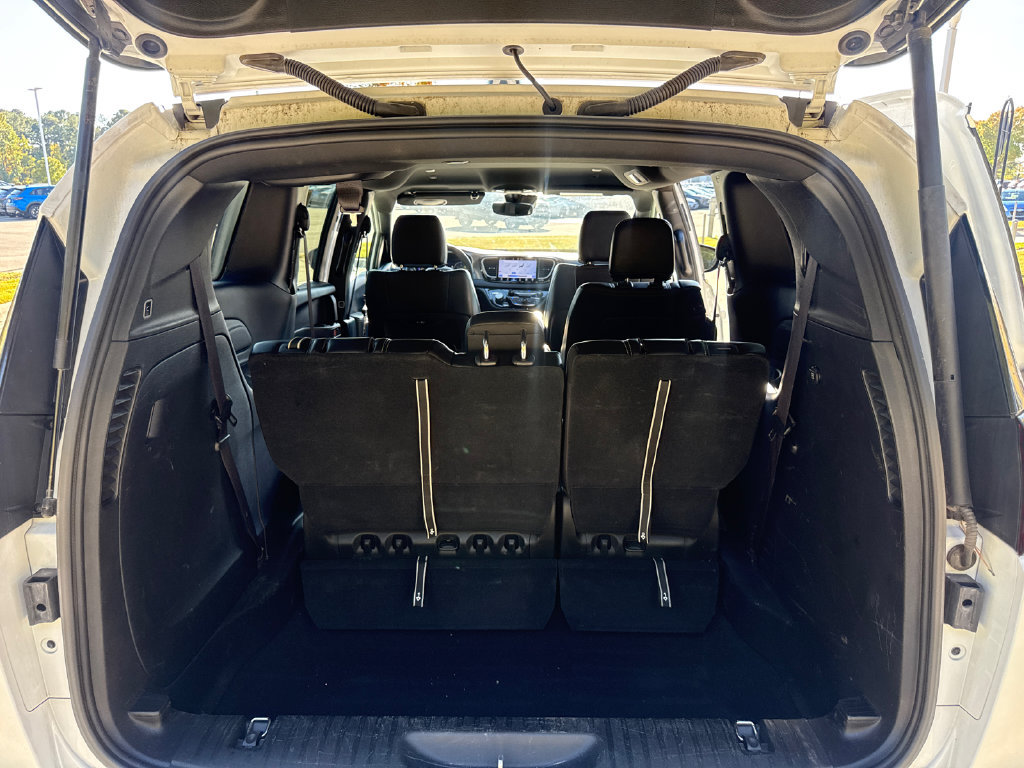 Used 2025 Chrysler Pacifica Select FWD image 33