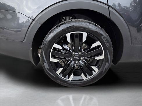 Used 2024 Kia Telluride SX w/ Towing Package image 24