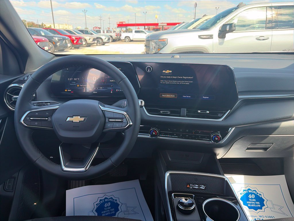 New 2027 Chevrolet Equinox LT w/ Convenience Package II FWD image 14