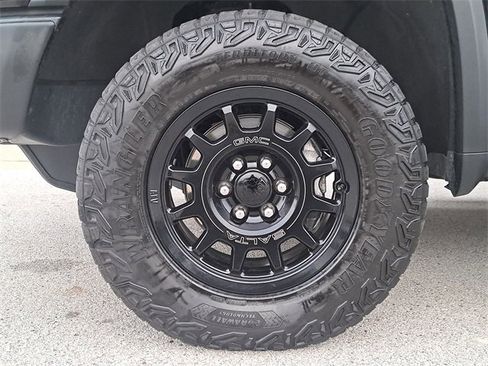 Used 2023 GMC Sierra 1500 AT4X w/ AT4X AEV Edition image 9