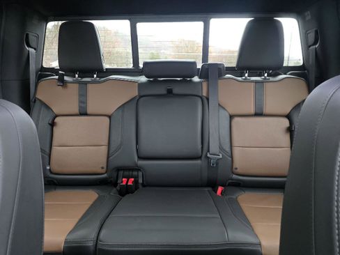 Used 2020 Chevrolet Silverado 2500 High Country w/ Technology Package image 6