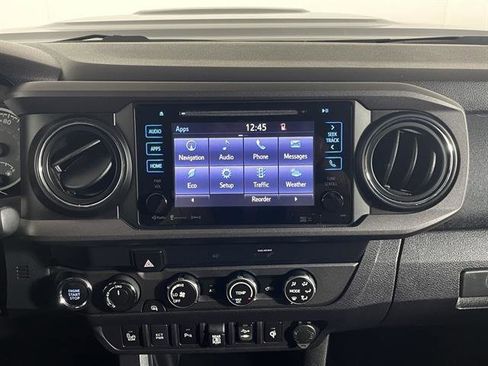 Used 2019 Toyota Tacoma TRD Sport w/ Technology Package image 18