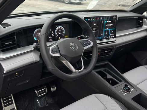 New 2026 Volkswagen Tiguan SE R-Line image 21