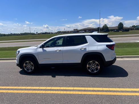 Used 2025 GMC Terrain Elevation AWD/4WD image 8