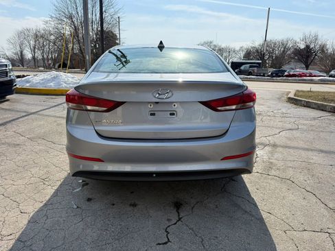 Used 2017 Hyundai Elantra SE image 4