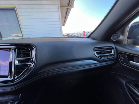 Used 2023 Dodge Durango SXT image 35