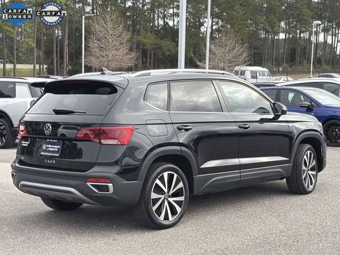 Used 2024 Volkswagen Taos SE w/ MDO Package image 31