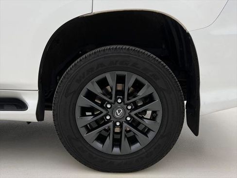 Certified 2023 Lexus GX 460 Premium w/ Premium Package image 30