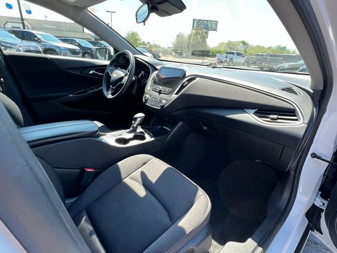 Used 2024 Chevrolet Malibu LT image 12
