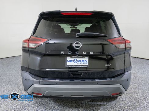 Used 2022 Nissan Rogue SV FWD image 6