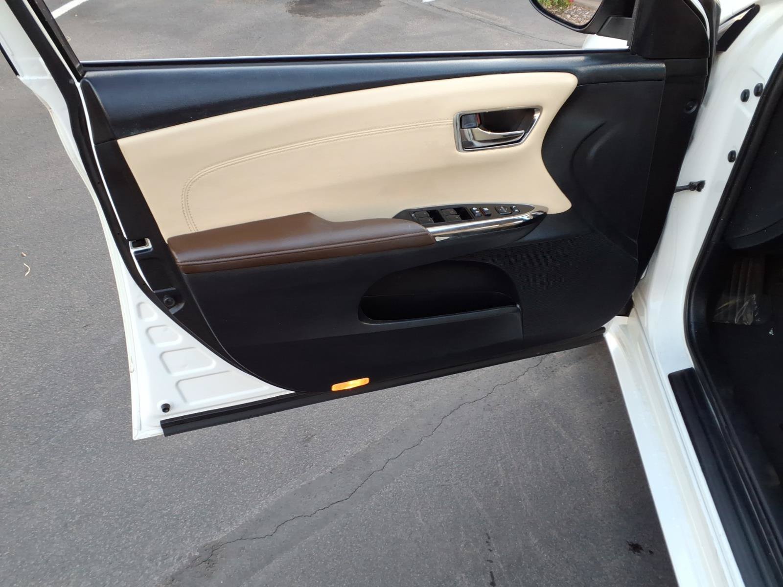 Used 2013 Toyota Avalon XLE FWD image 13