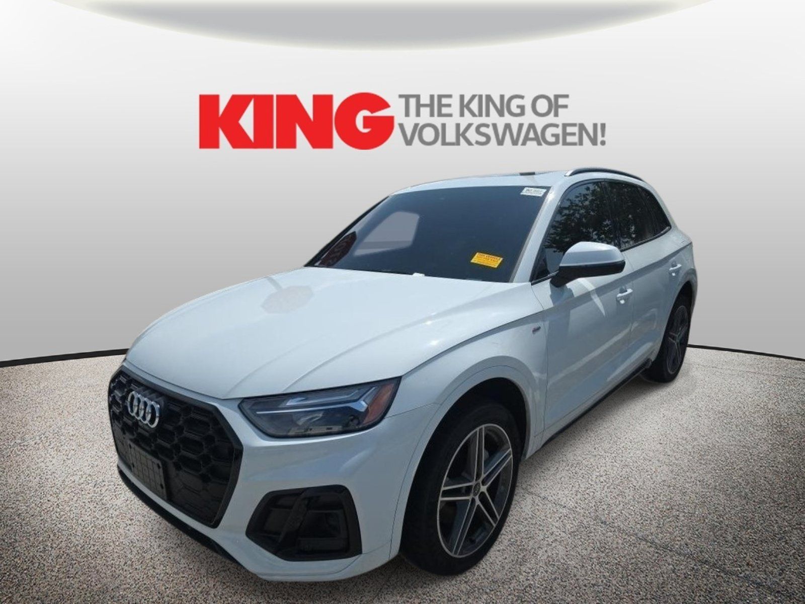 Used 2023 Audi Q5 e Premium Plus w/ Premium Plus Package AWD/4WD image 2