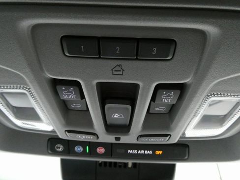 Certified 2024 Chevrolet Silverado 2500 LT w/ All Star Edition image 33