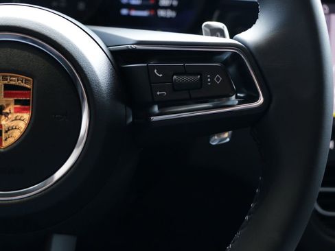 New 2026 Porsche Macan image 18