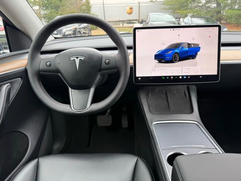 Used 2023 Tesla Model Y Long Range image 13