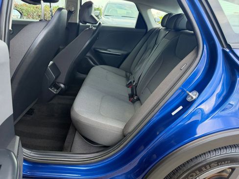 Used 2025 Kia K4 LXS image 38