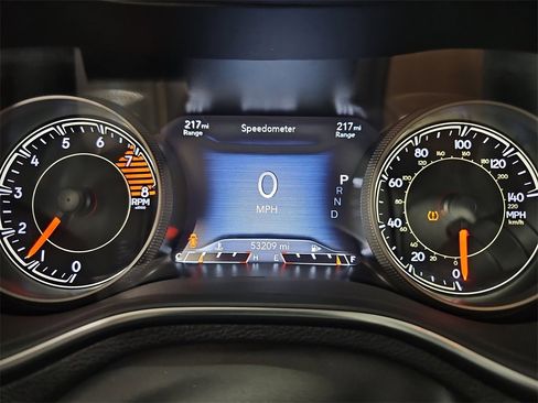 Used 2022 Jeep Cherokee Limited image 25