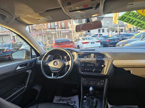 Used 2020 Volkswagen Tiguan SEL image 16