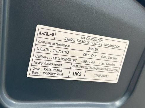 Certified 2023 Kia Carnival EX FWD image 35