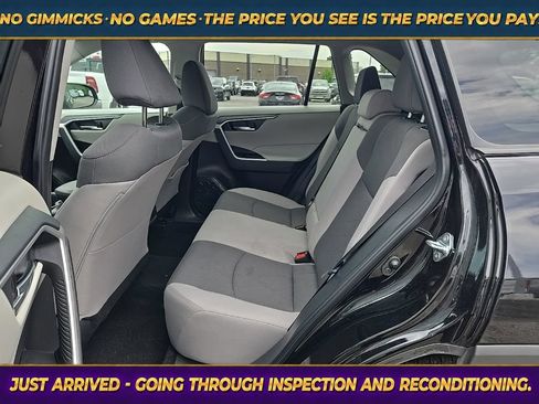 Used 2025 Toyota RAV4 XLE FWD image 14