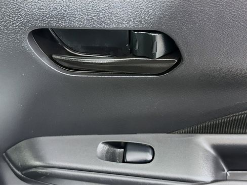 Used 2021 Nissan Kicks S image 30