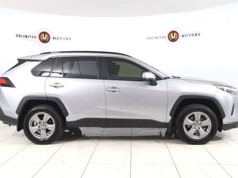 Used 2024 Toyota RAV4 XLE w/ Convenience Package image 2