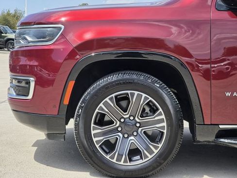 Used 2022 Jeep Wagoneer Series III RWD image 7