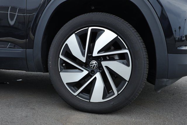 Used 2024 Volkswagen Atlas SE AWD/4WD image 5