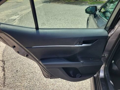 Used 2024 Toyota Camry SE FWD image 12