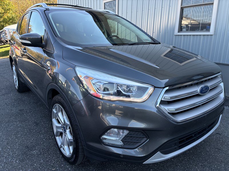 Used 2019 Ford Escape Titanium AWD/4WD image 3