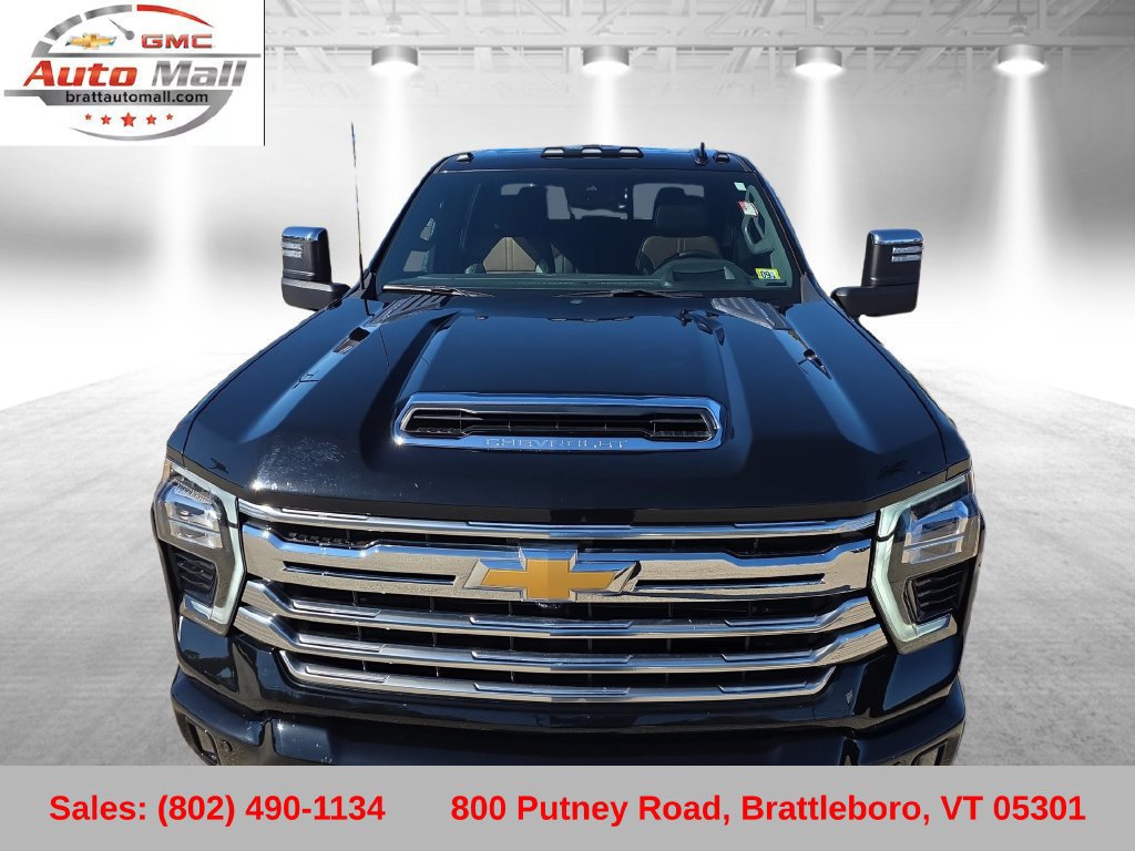 Used 2024 Chevrolet Silverado 3500 High Country w/ Technology Package AWD/4WD image 3