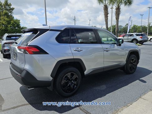 Used 2024 Toyota RAV4 LE FWD image 5