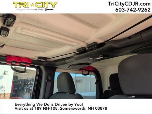 Used 2018 Jeep Wrangler Sport image 25