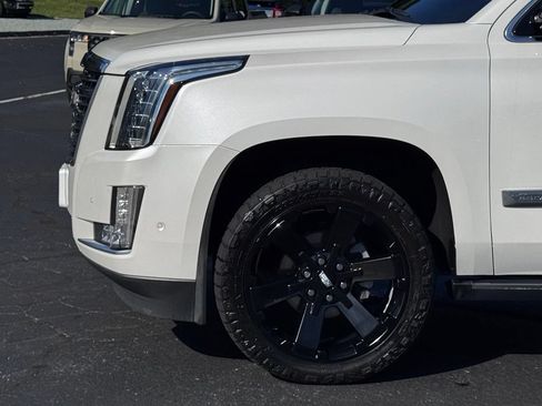 Used 2017 Cadillac Escalade Platinum AWD/4WD image 44