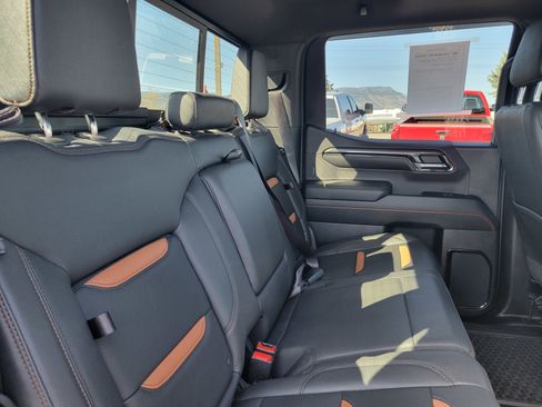 Used 2024 GMC Sierra 1500 AT4 w/ Technology Package image 15